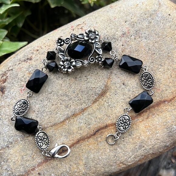Fashion Rhinestone and Faux Stone Charm Link Bracelet Silver Onyx Cosplay - Picture 1 of 3